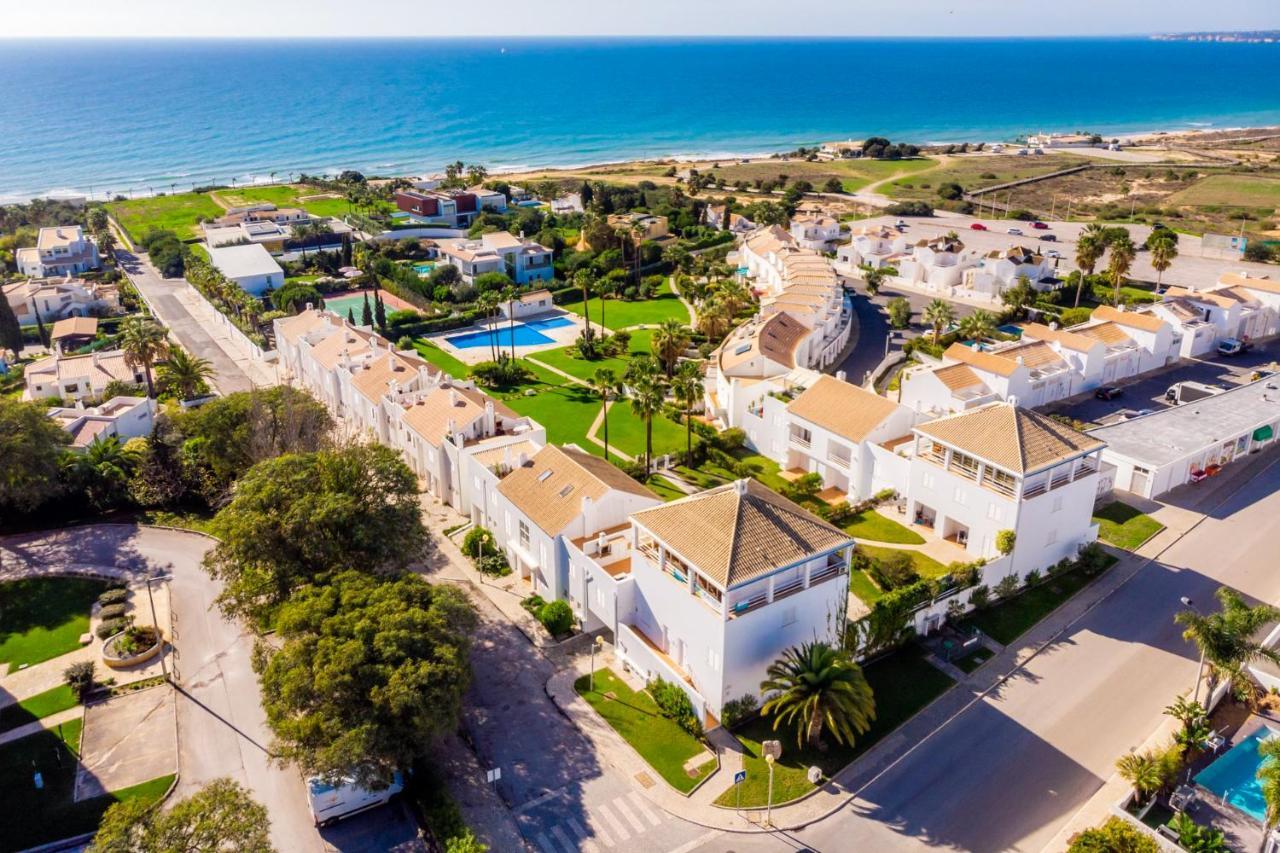 Beach Villa With Ocean View And Rooftop Cinema Guia  Exterior foto