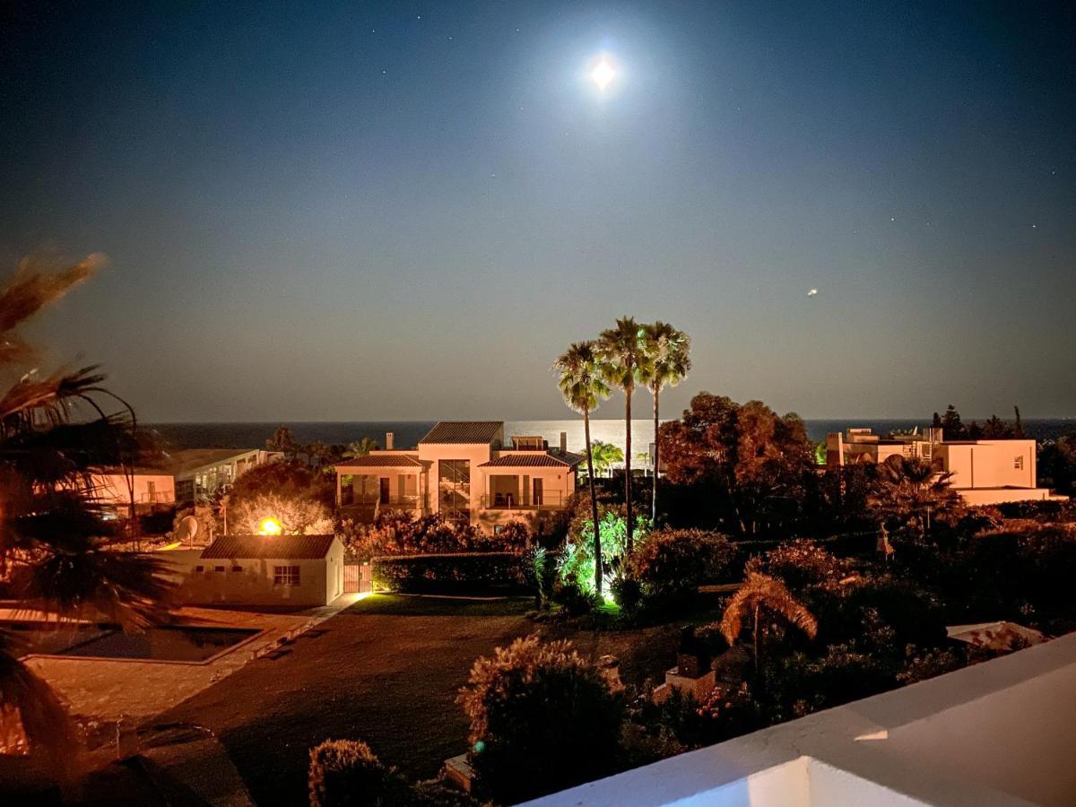 Beach Villa With Ocean View And Rooftop Cinema Guia  Exterior foto